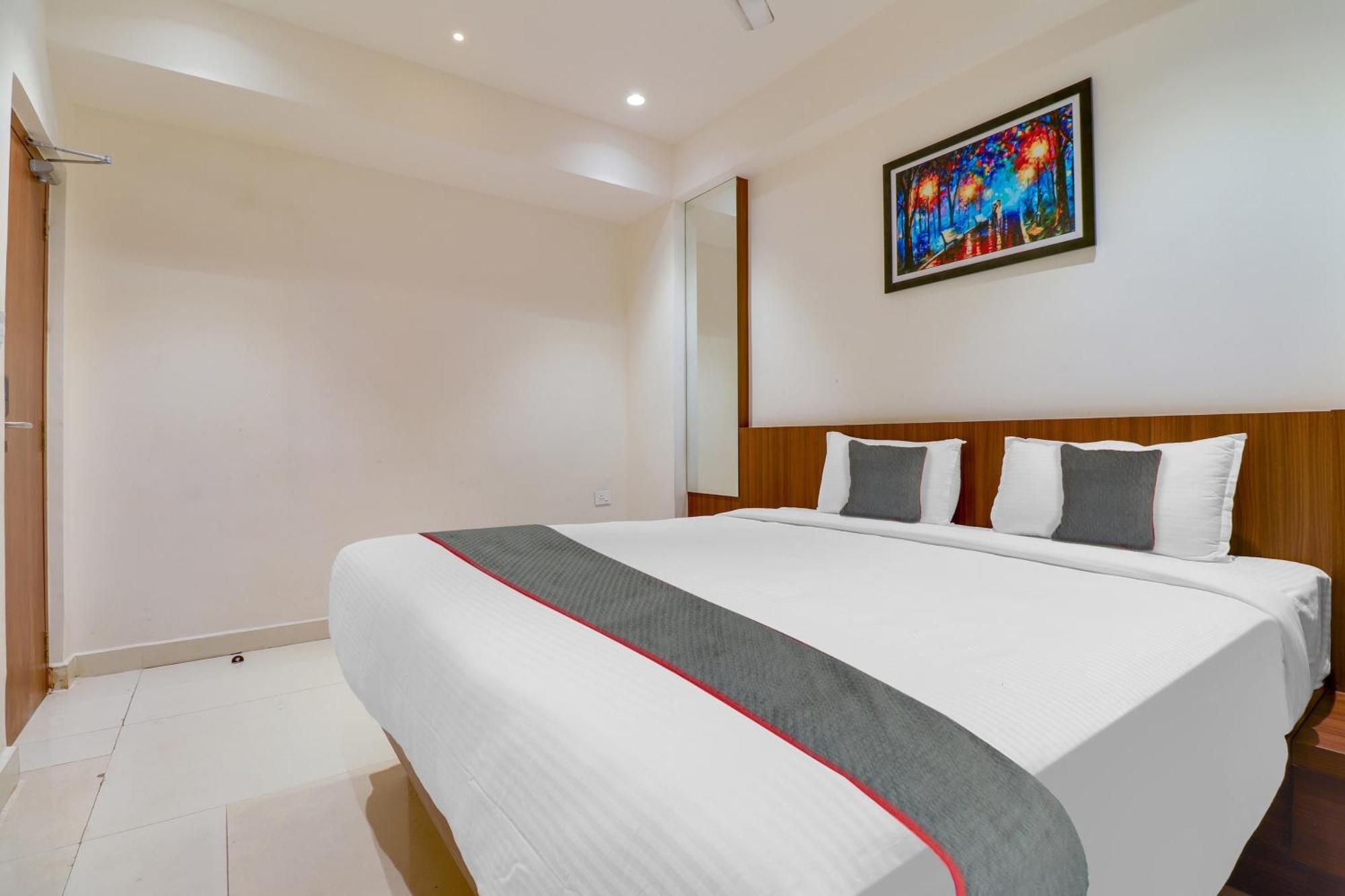 Super Townhouse Rcc Lamps Hotel Visakhapatnam Exterior photo