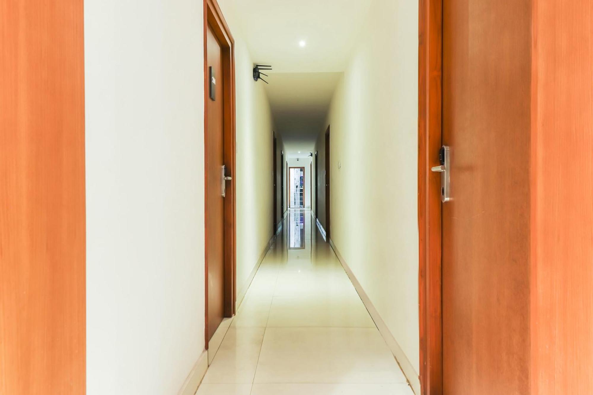 Super Townhouse Rcc Lamps Hotel Visakhapatnam Exterior photo
